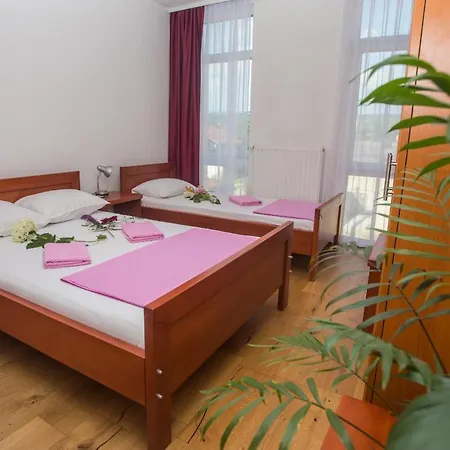 Restoran I Plaza * Bihać