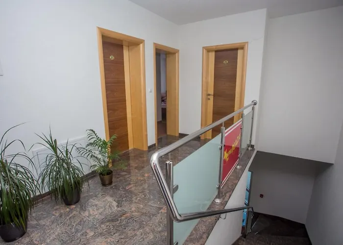 Restoran I Plaza Bihac