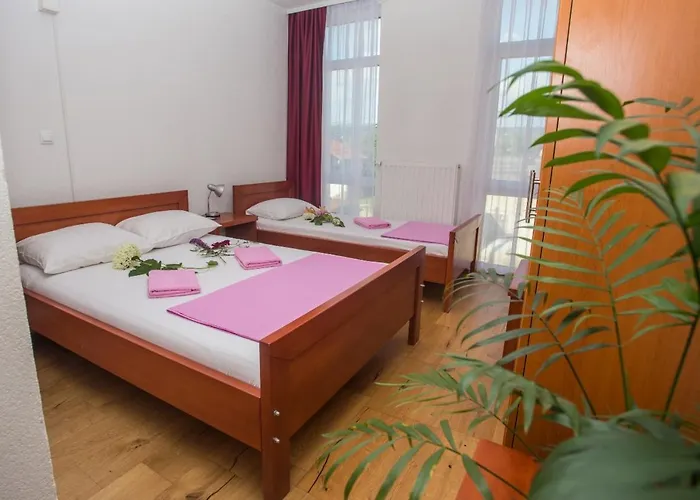 Restoran I Plaza * Bihac